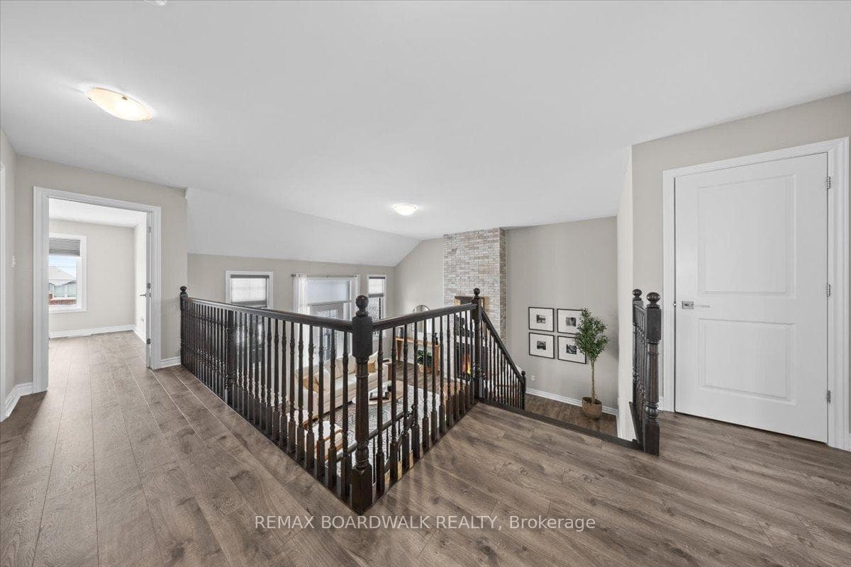 60 Malachigan Crescent photo 26