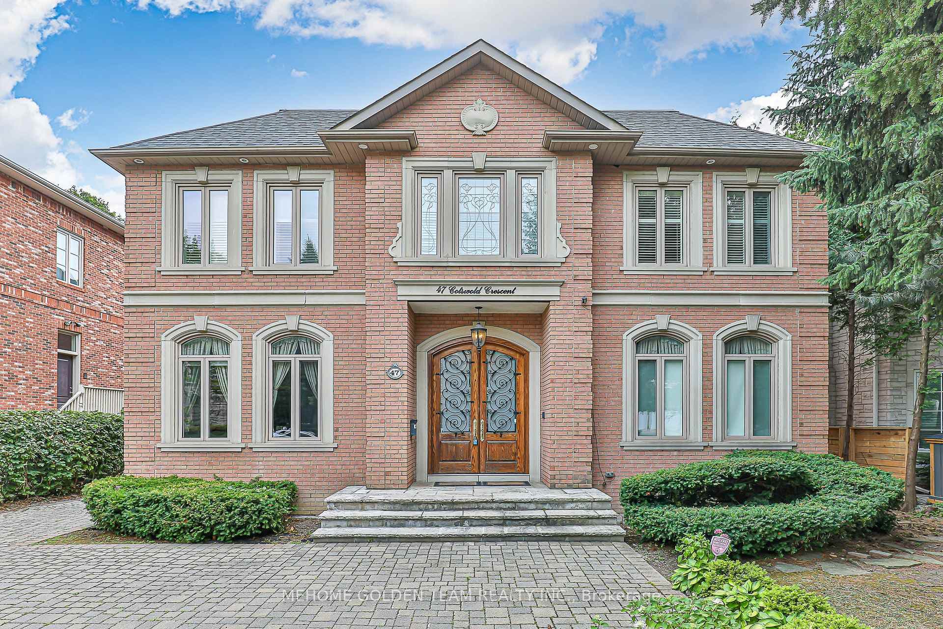 47 Cotswold Crescent photo 1