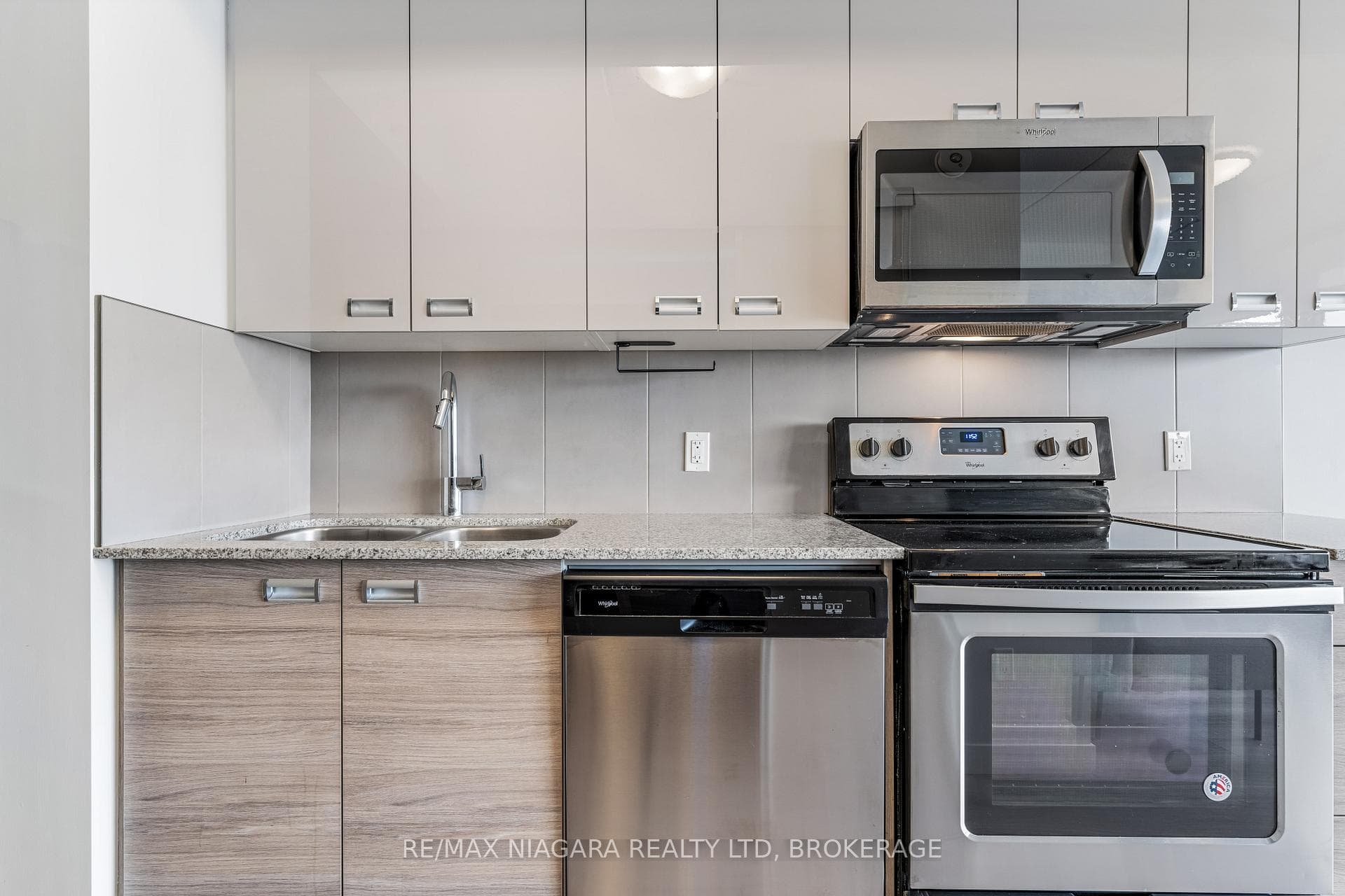 308 Lester Street Unit 504 photo 13
