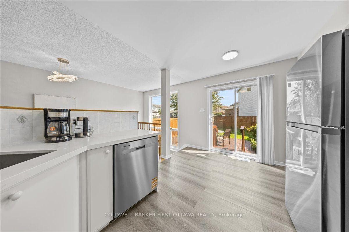 46 MARGRAVE Avenue photo 7