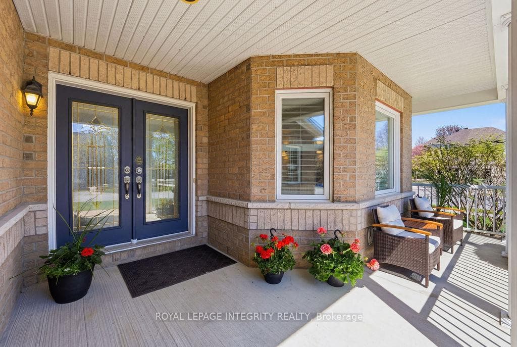 185 INSMILL Crescent photo 2
