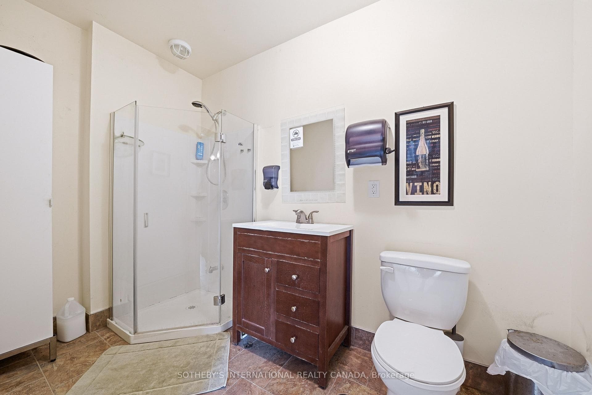 562 Danforth Road photo 8