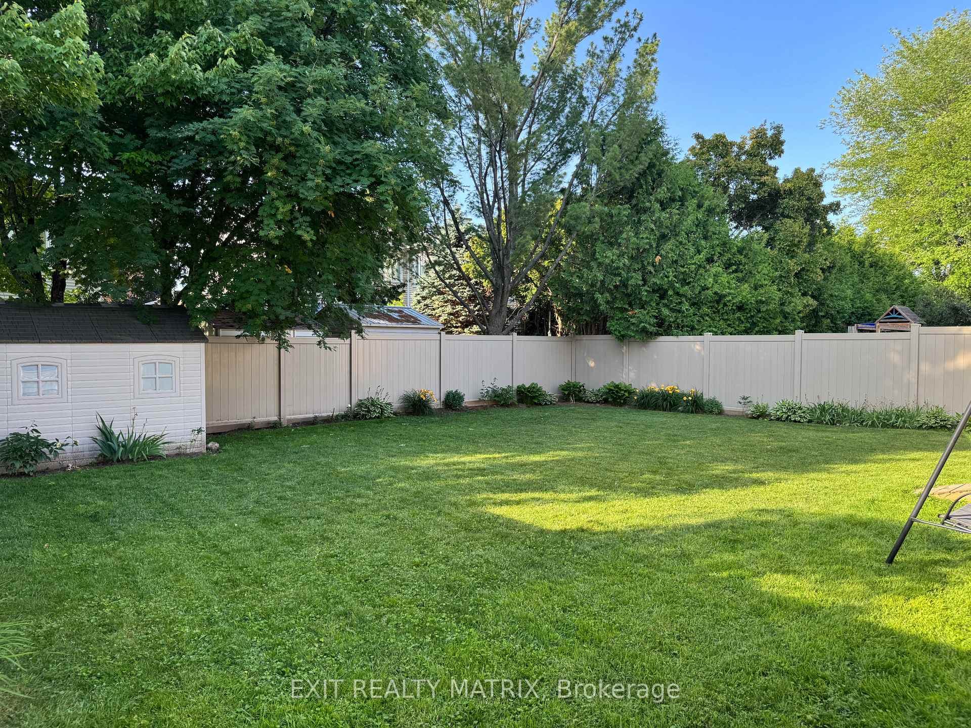 5968 Meadowglen Drive photo 28