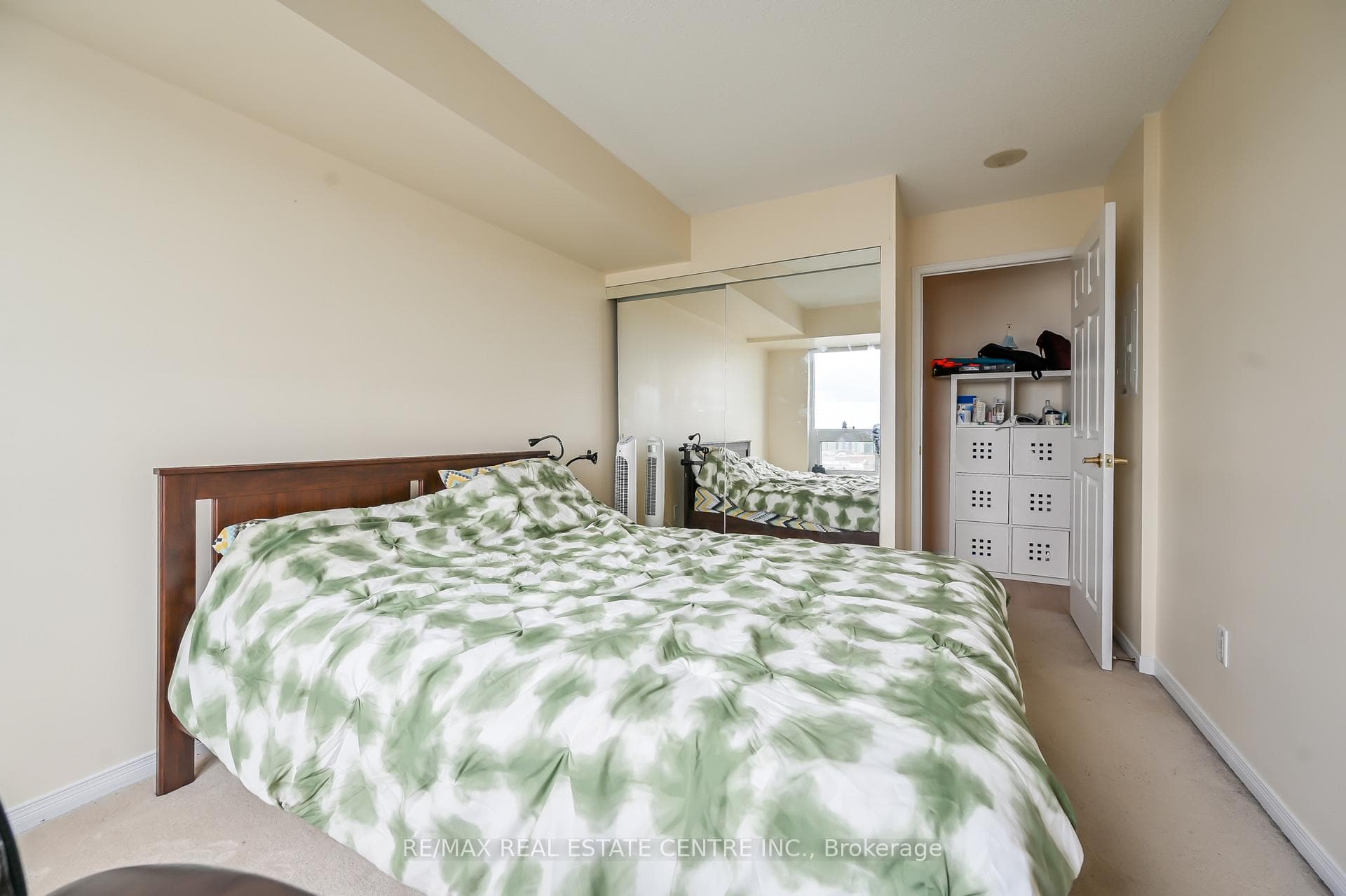 4900 Glen Erin Drive Unit 1611 photo 17