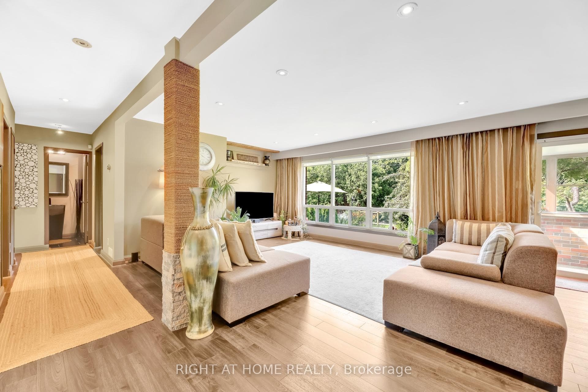 1369 Tyneburn Crescent photo 7