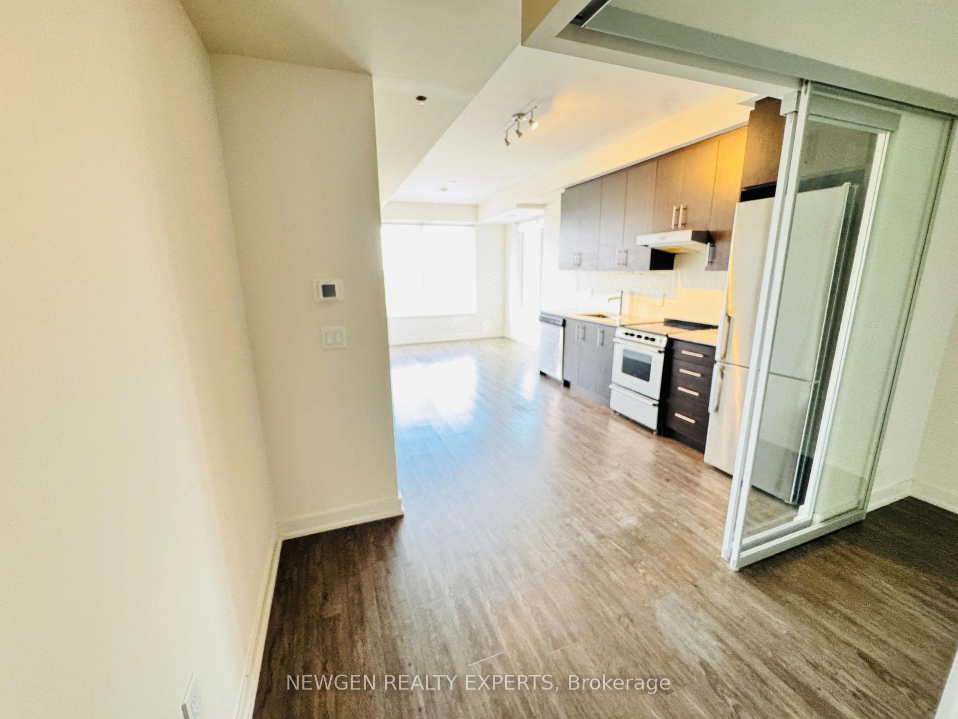 212 King William Street Unit 1220 photo 21