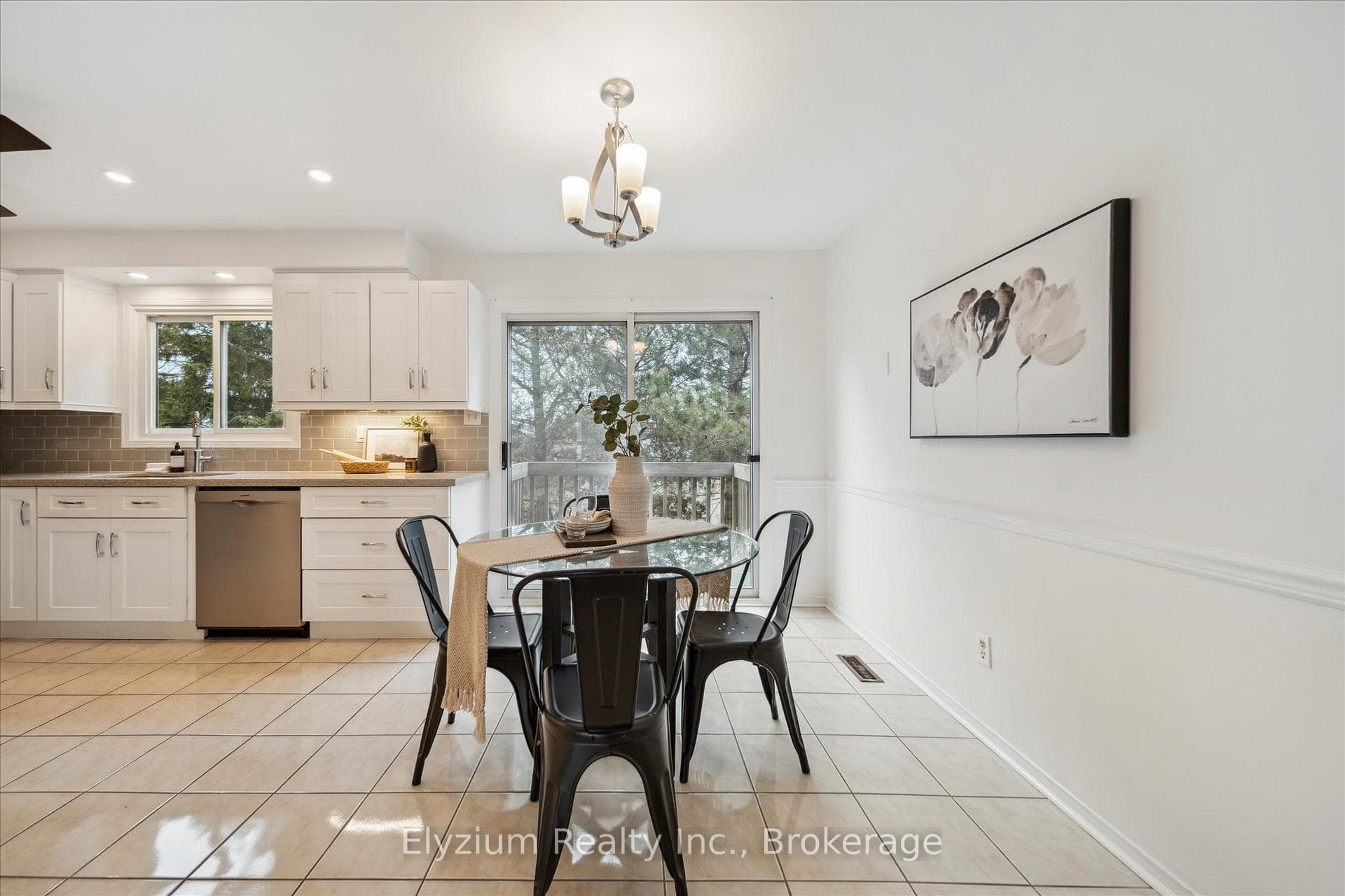 2130 Blue Ridge Crescent photo 8