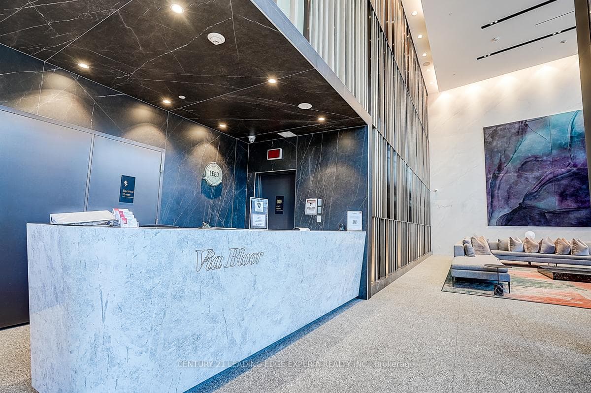 585 Bloor Street Unit 1820 photo 5