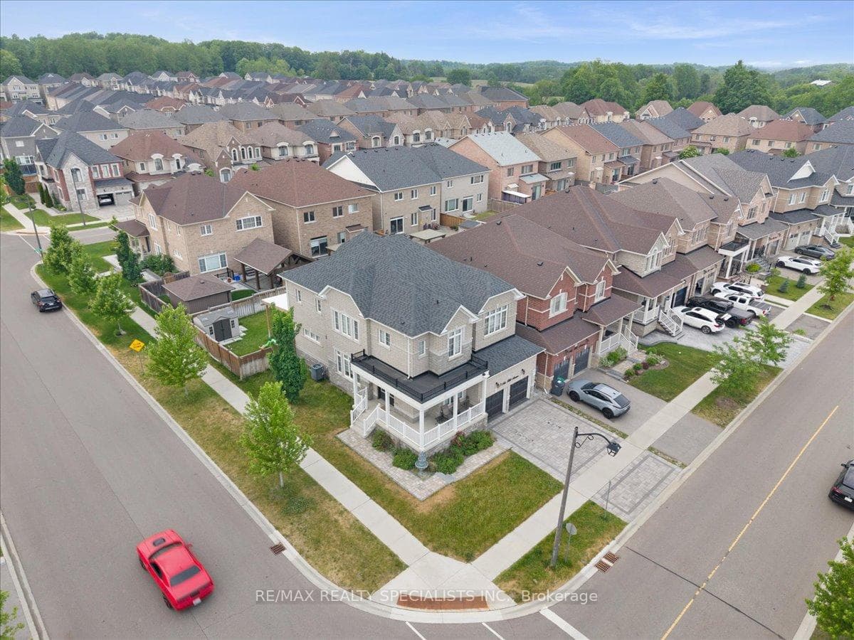 2 Ash Hill Avenue photo 46
