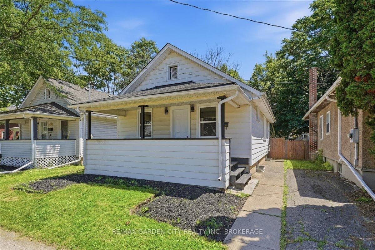 106 Carlton Street photo 27