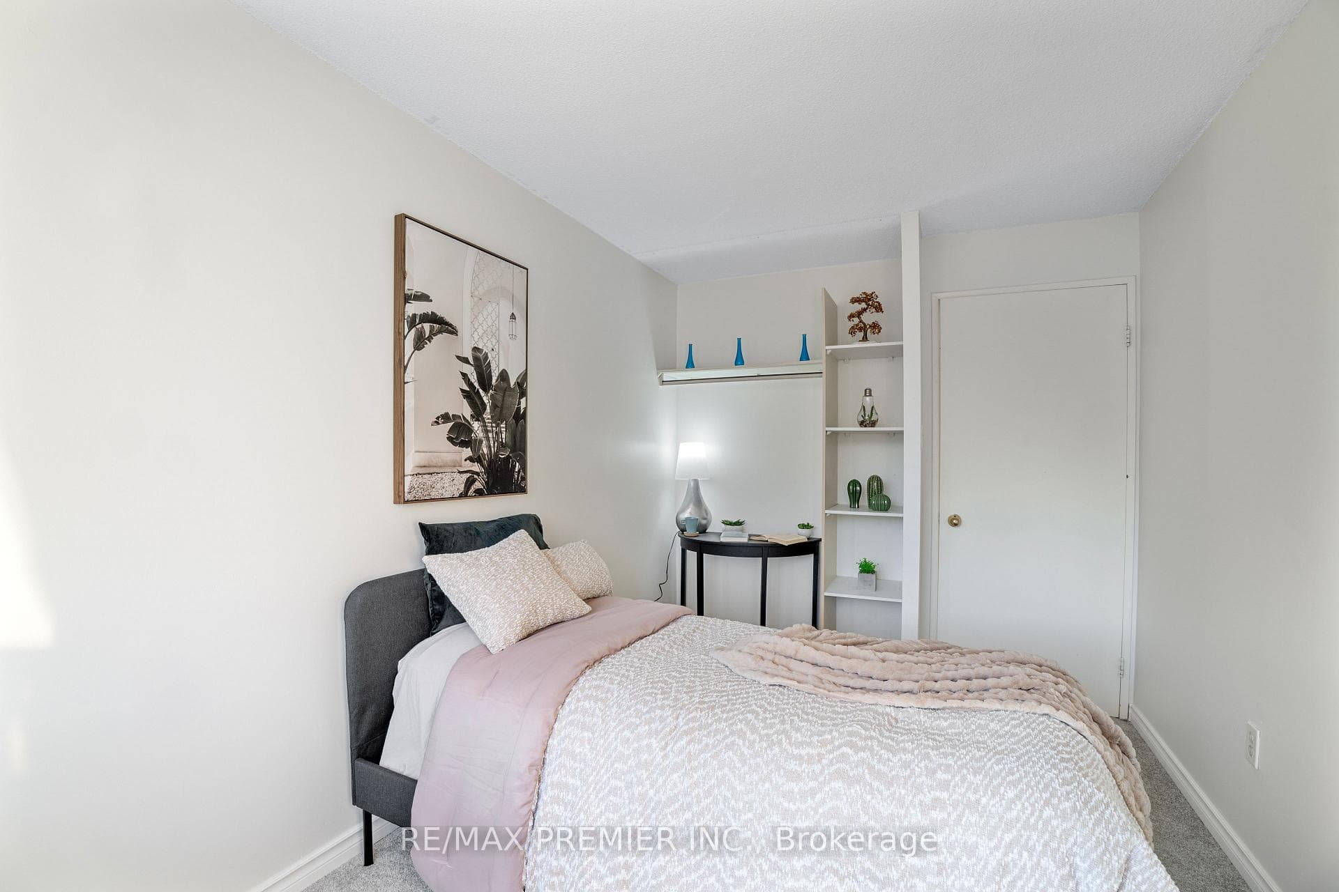 3050 Ellesmere Road Unit 711 photo 5