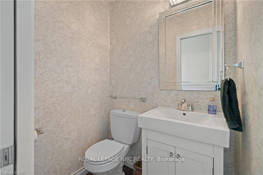 40 RIVERVIEW Boulevard photo 24