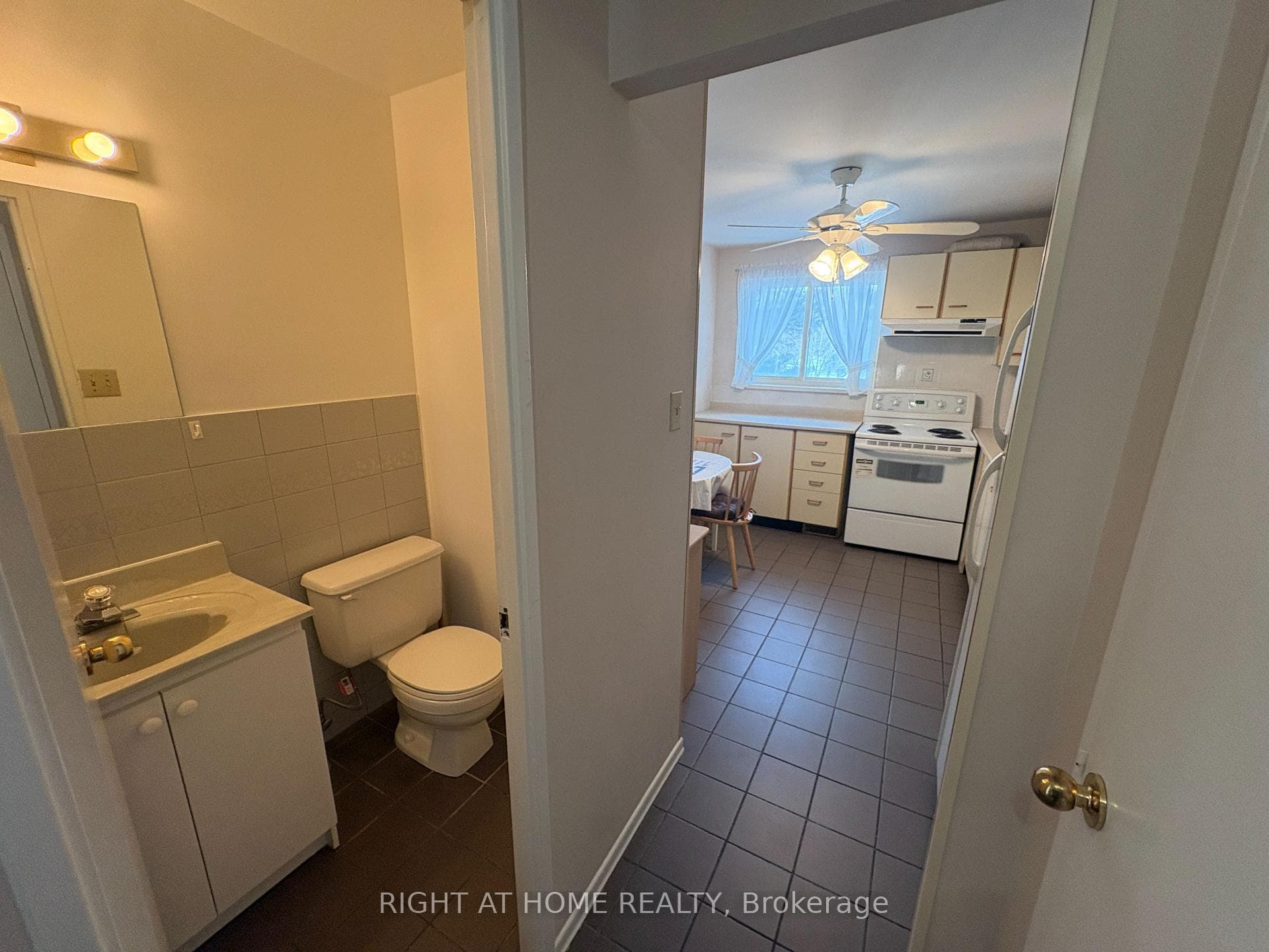 160 Palmdale Drive Unit 194 photo 3
