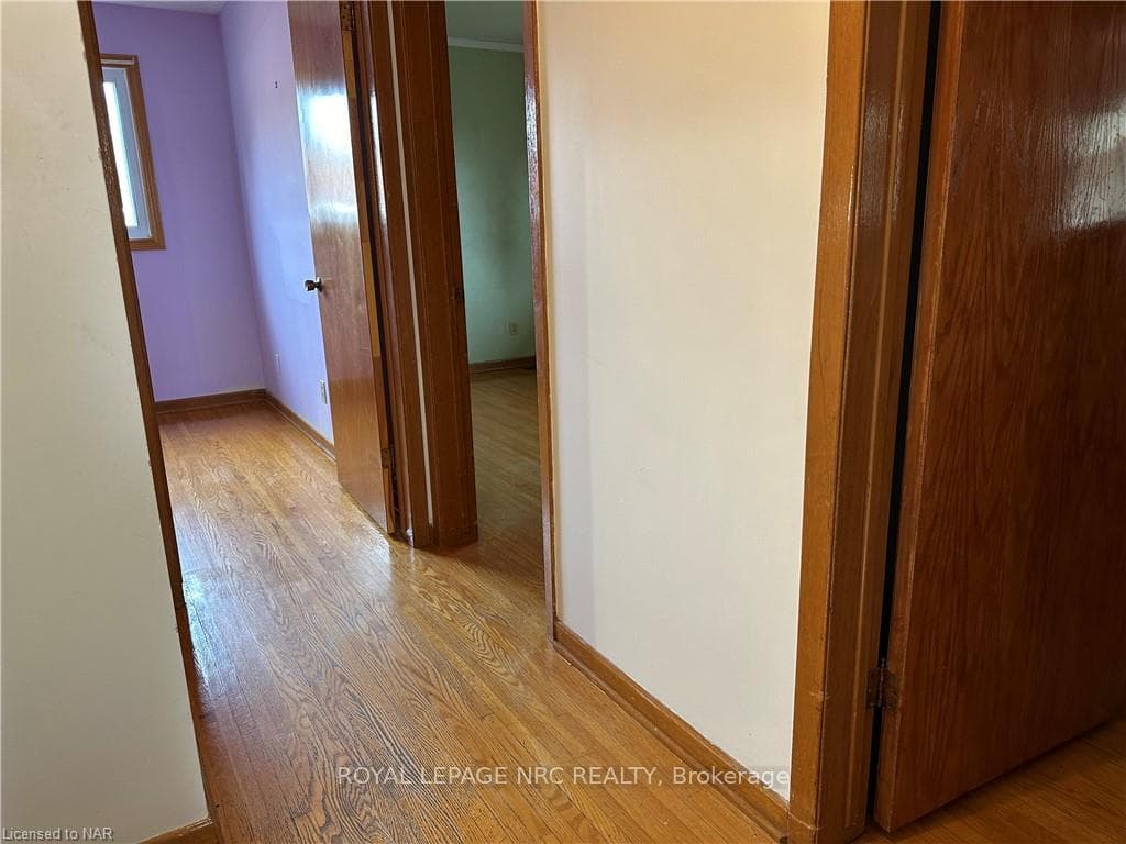42 LEASIDE Drive Unit UPPER photo 8