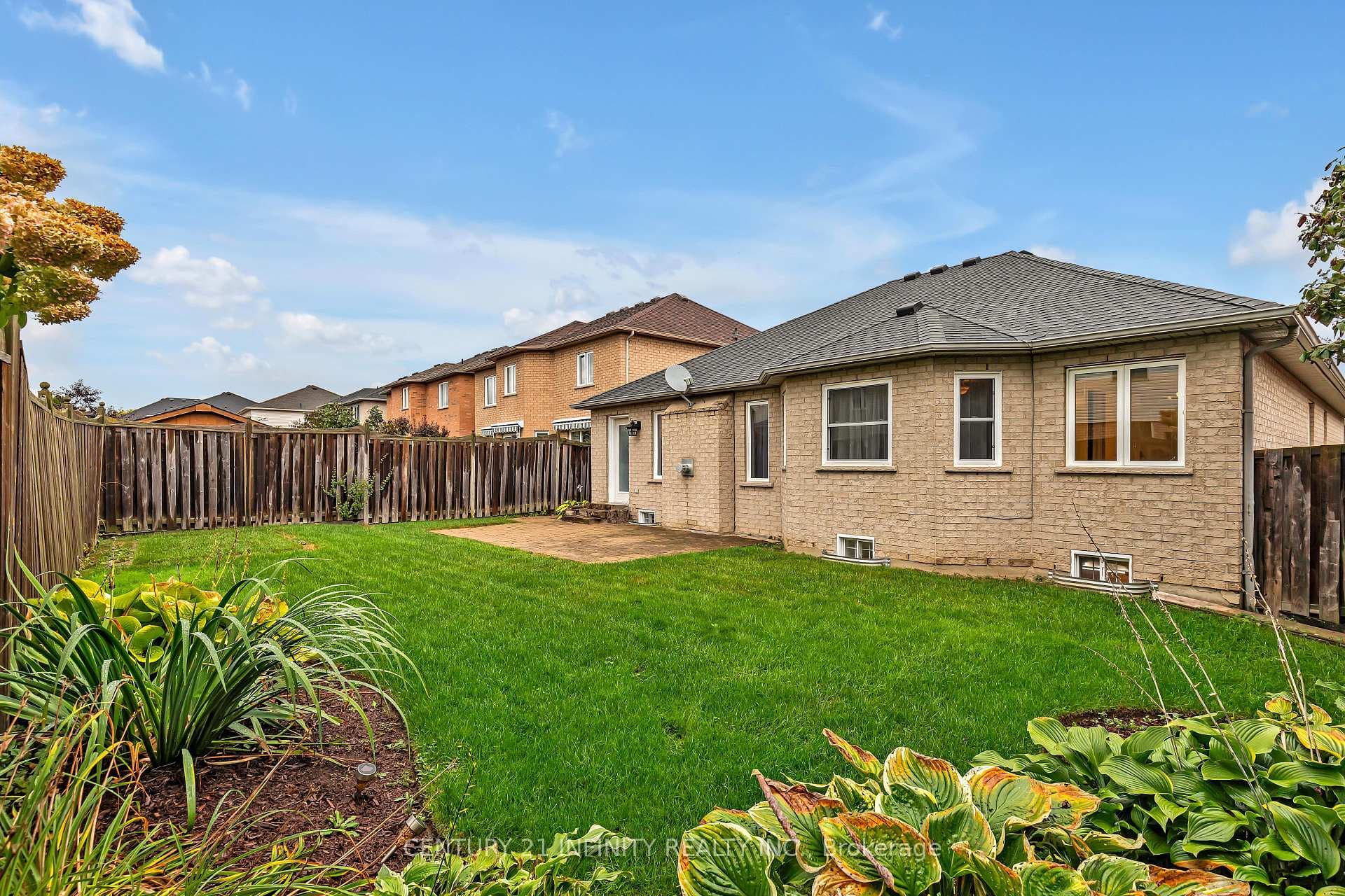 118 Sprucewood Crescent photo 36