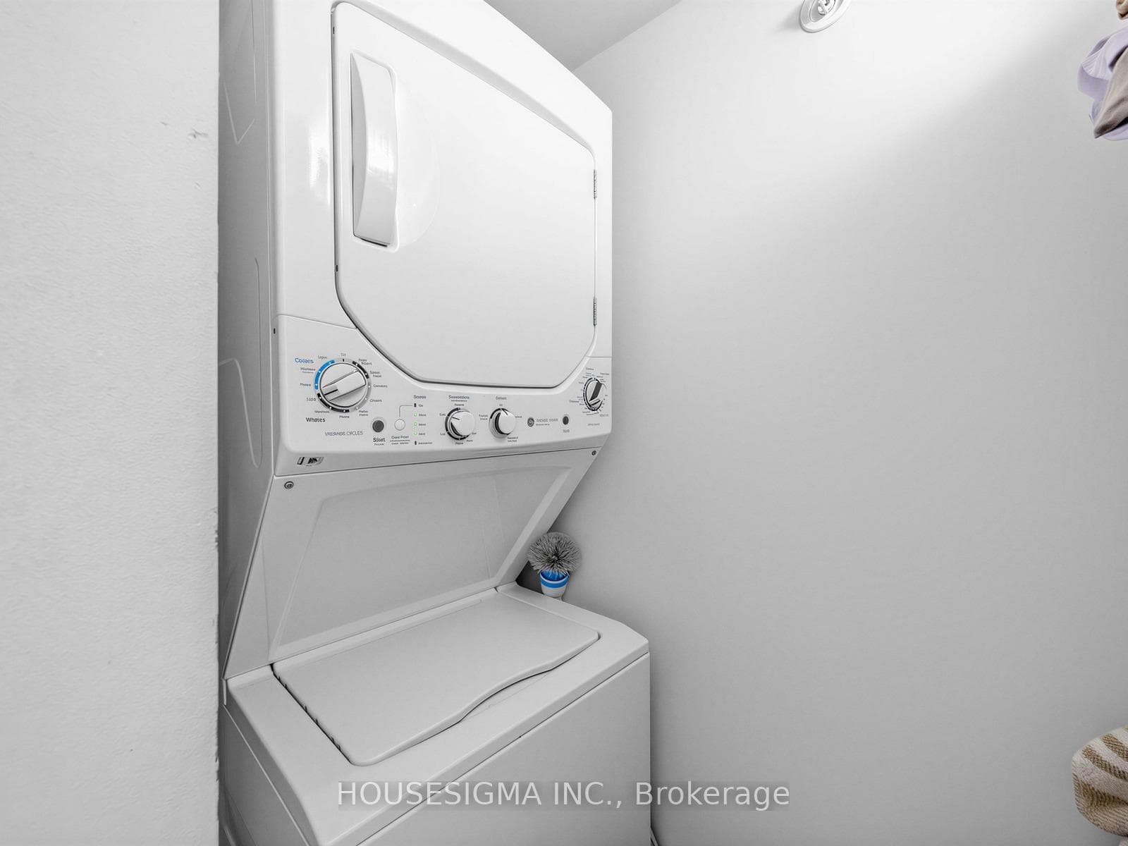 40 Carnation Avenue Unit 122 photo 31