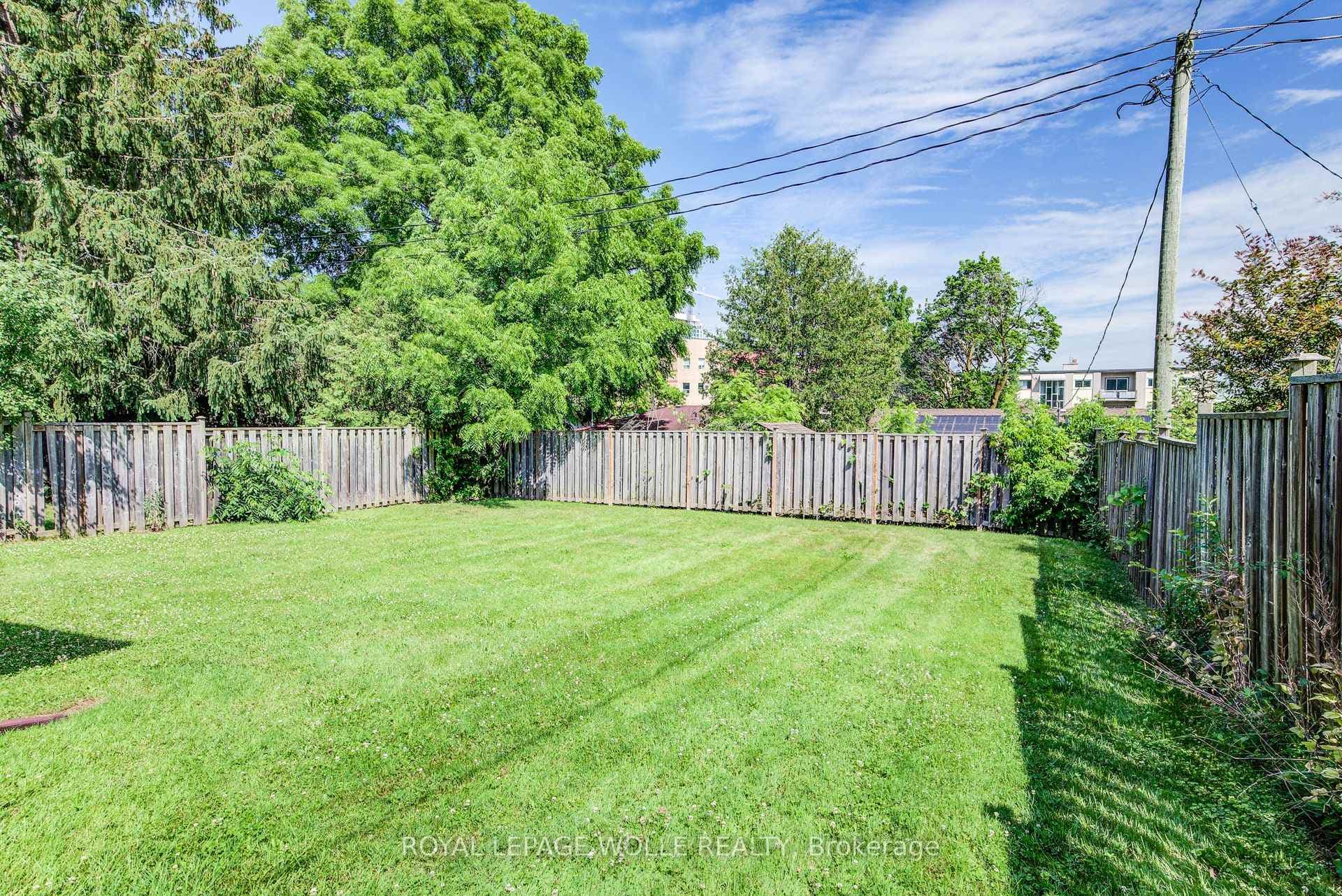 139 Elgin Crescent photo 47