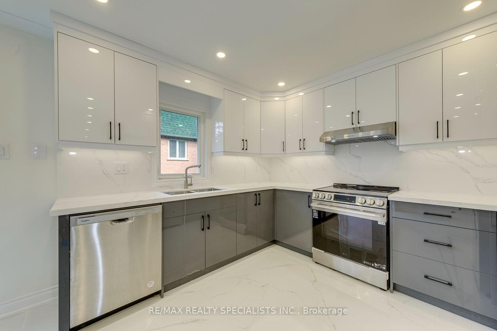 2955 Thomas Street Unit 12 photo 15