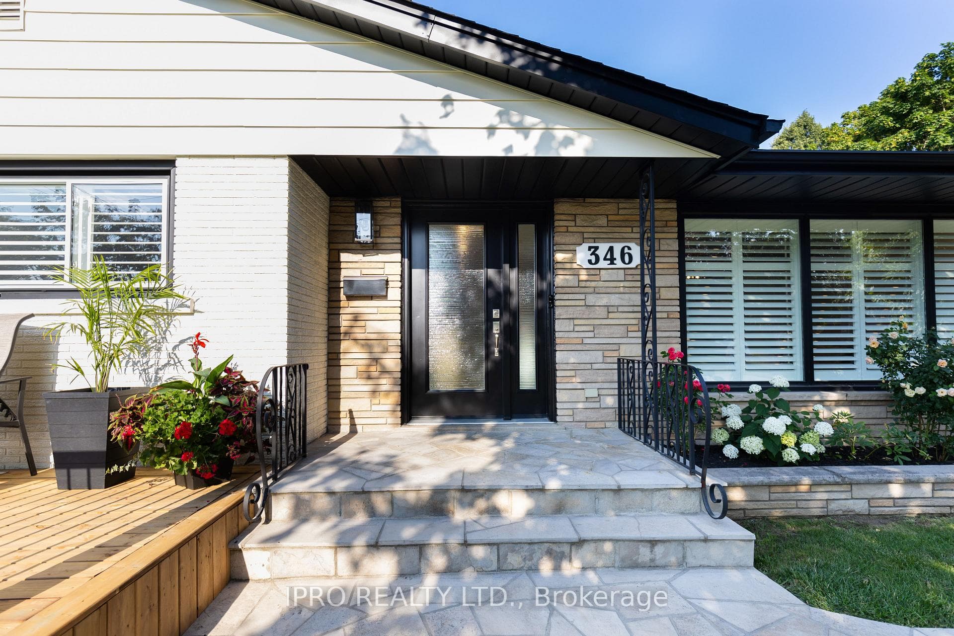 346 Grantham Avenue photo 4