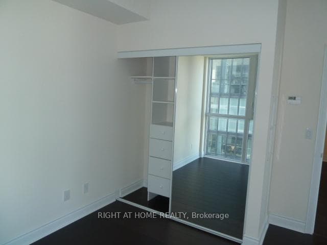 28 TED ROGERS Way Unit 3302 photo 6