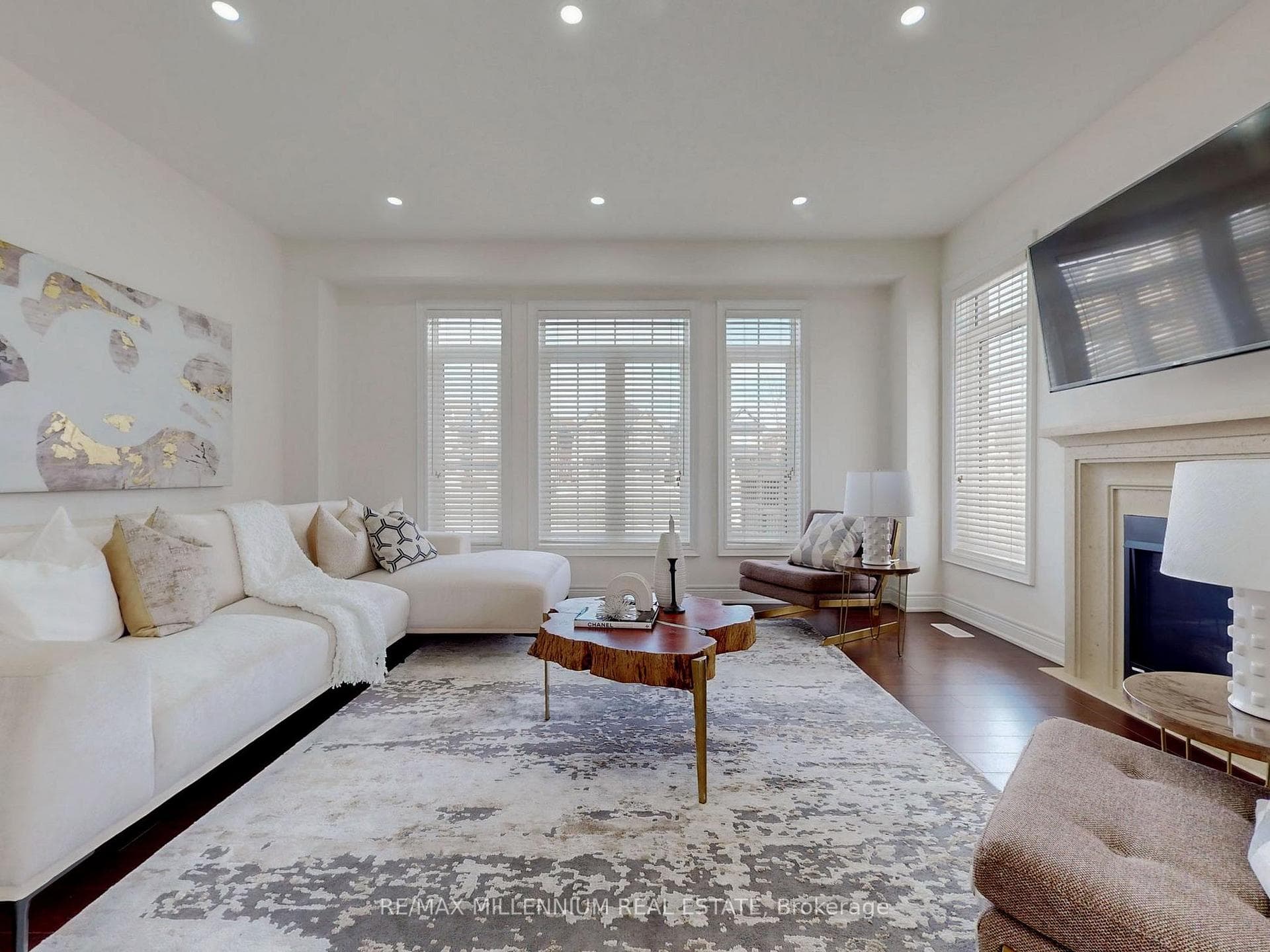 166 Beaconsfield Drive photo 3
