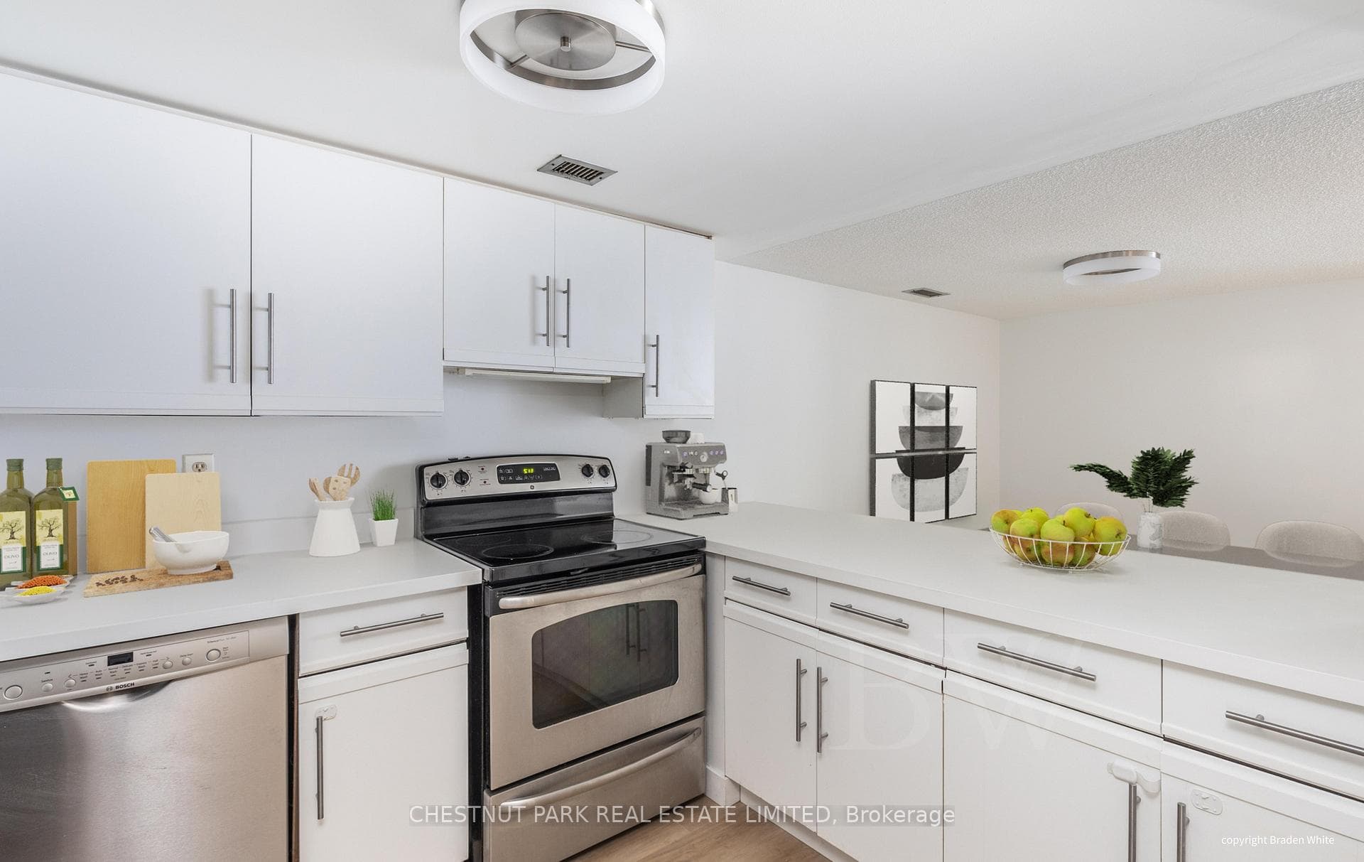 30 Wellington Street Unit 1006 photo 21