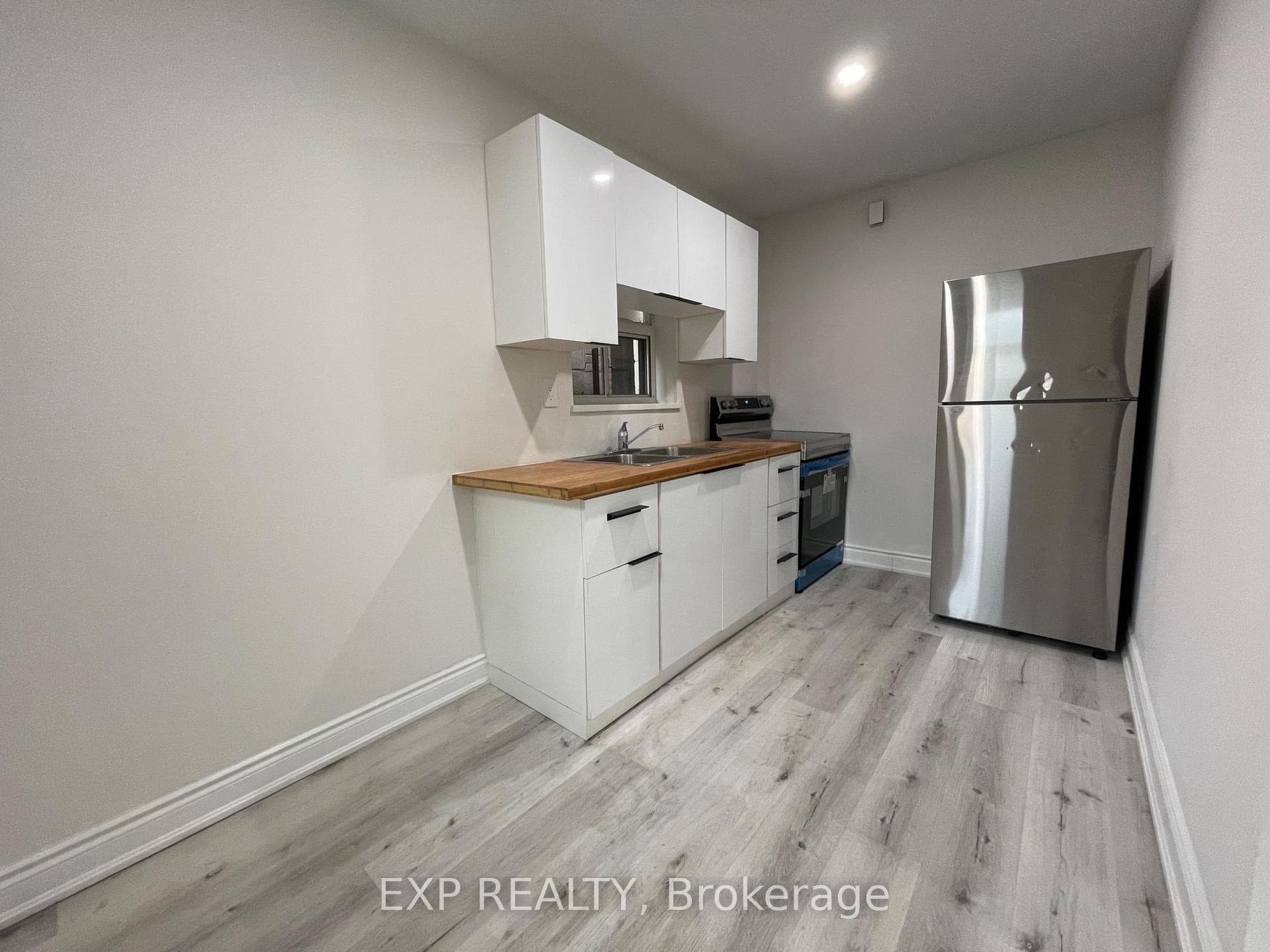 259 Lakeshore Road Unit 1 photo 9