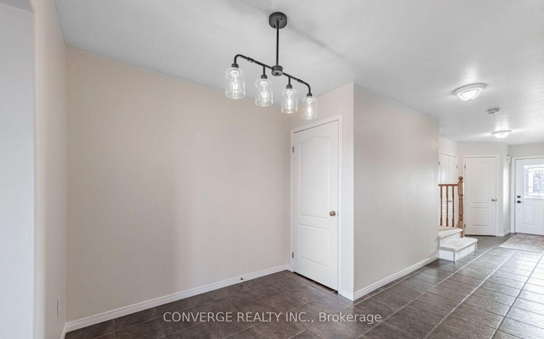 60 Shephard Avenue photo 4