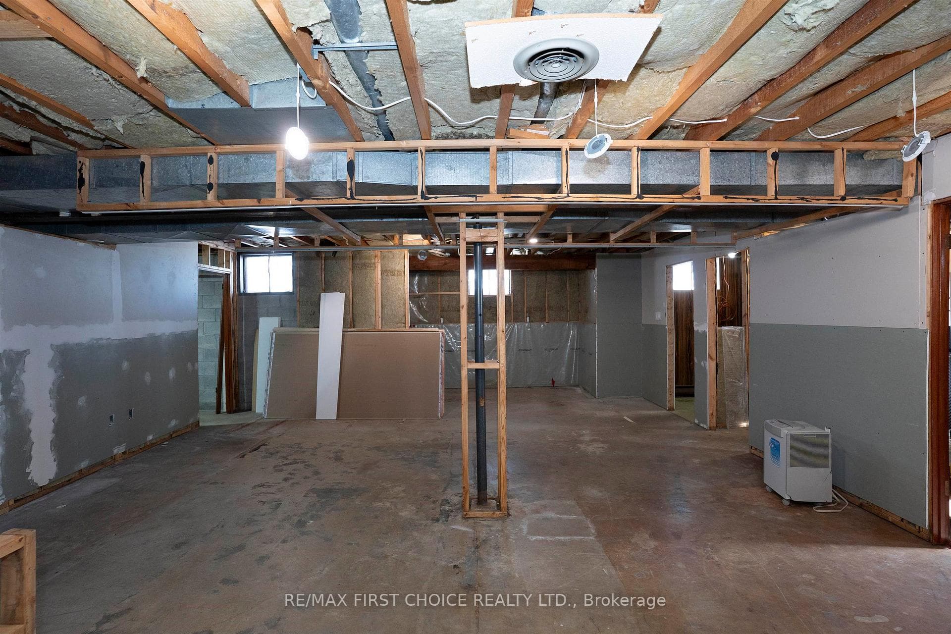 2995 Oliver Road photo 45