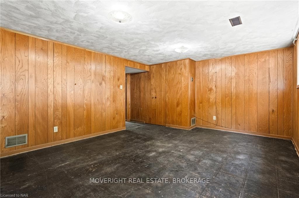16 REXLEIGH Crescent photo 34