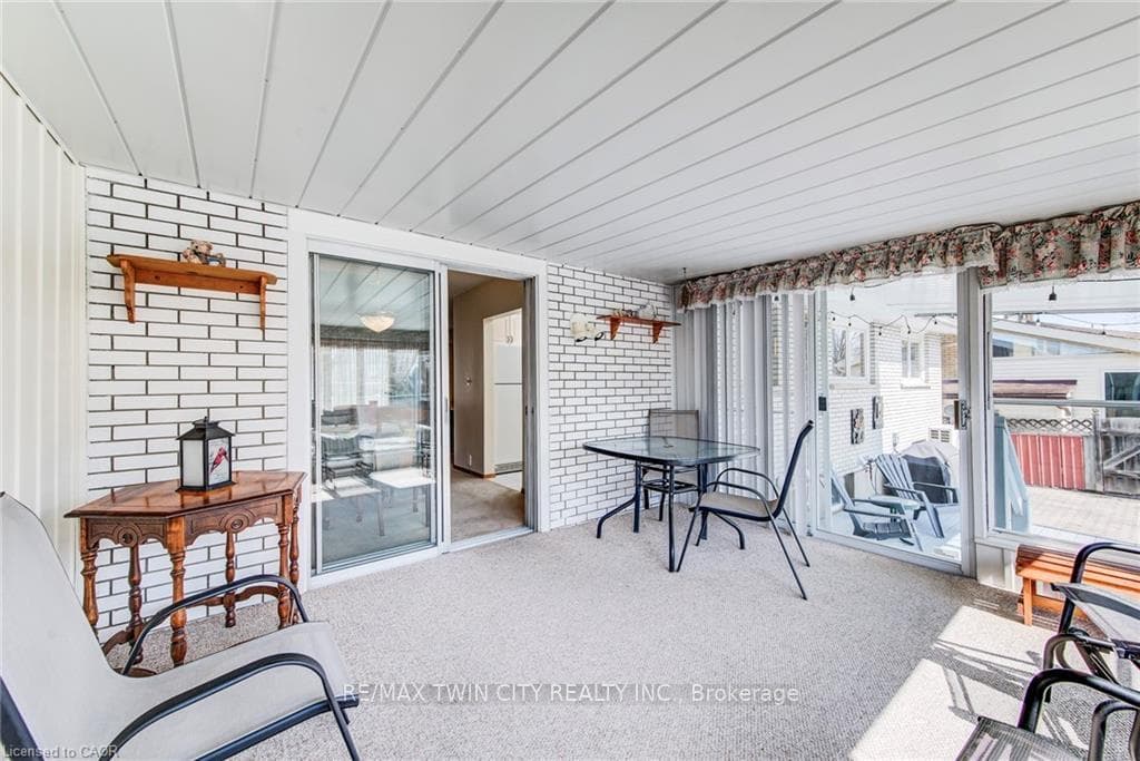 85 BURLINGTON Drive photo 9