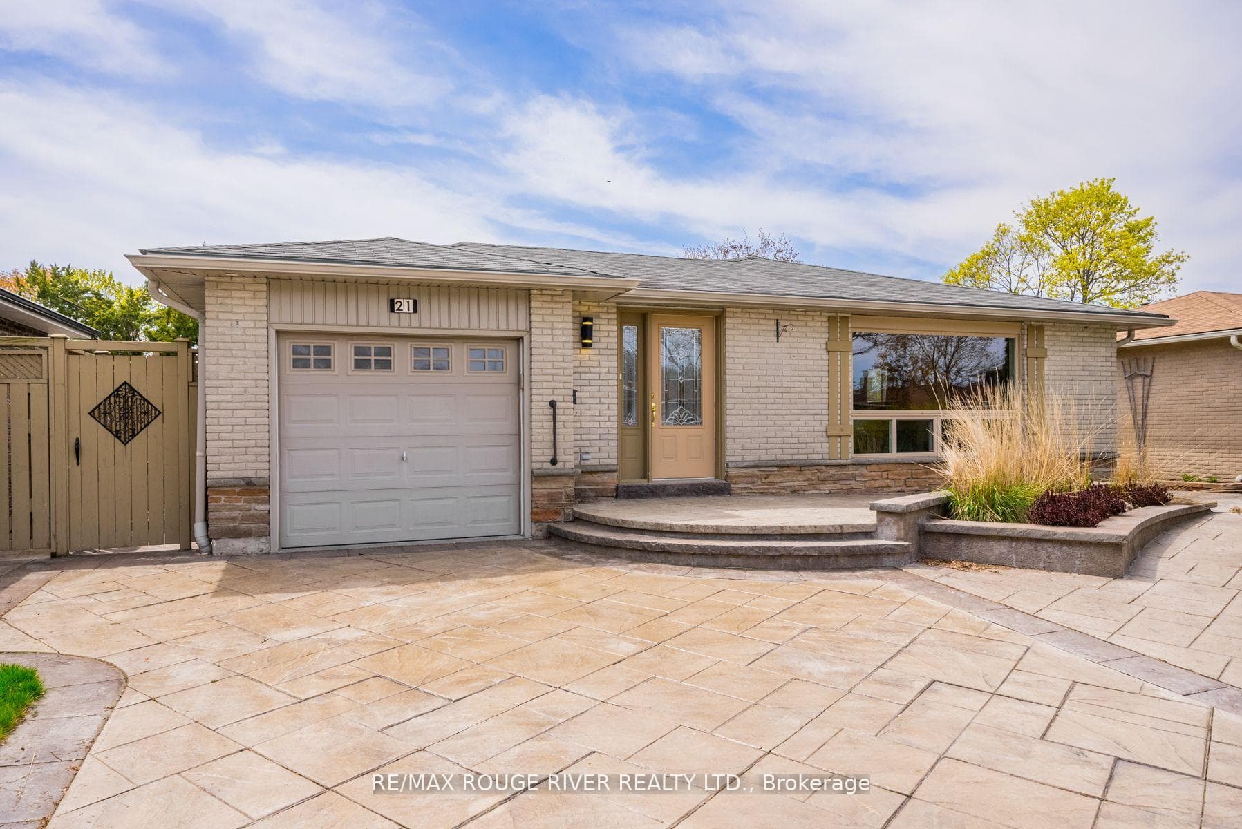 21 Bolland Crescent photo 1