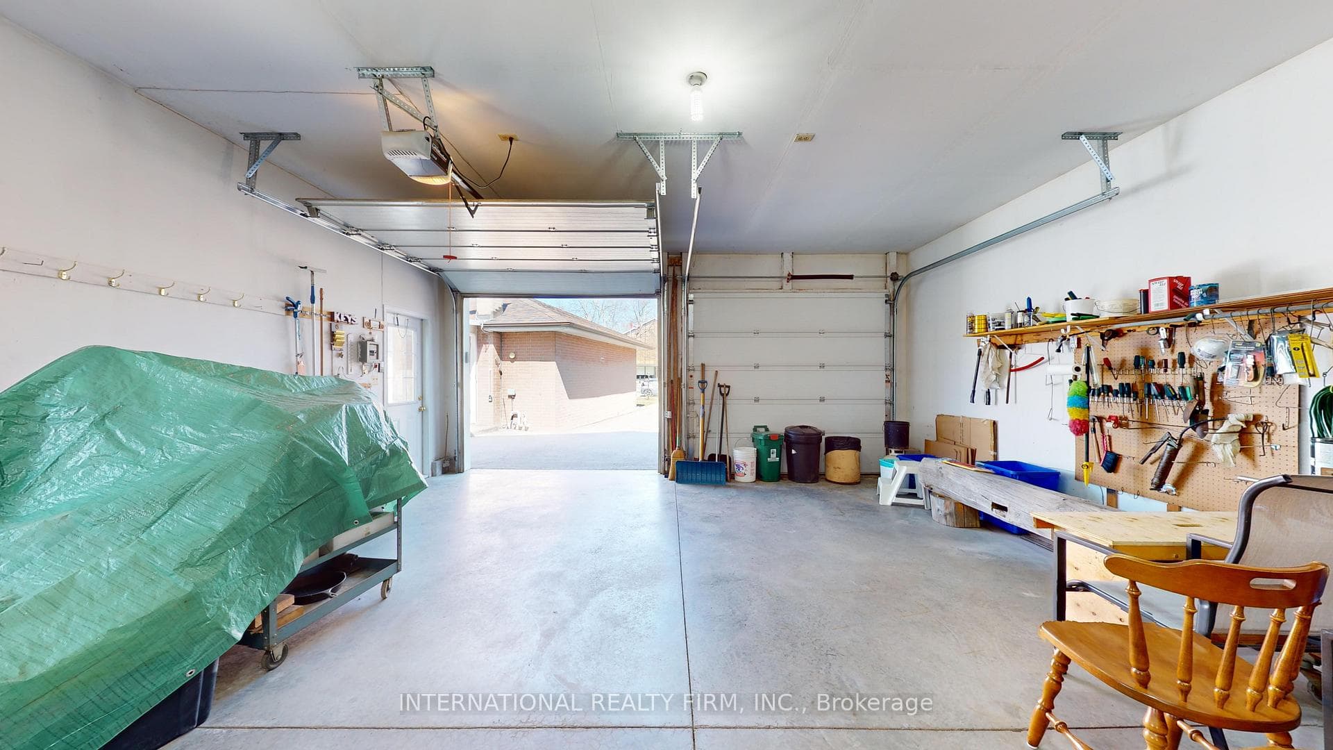 9 Vipond Road photo 28