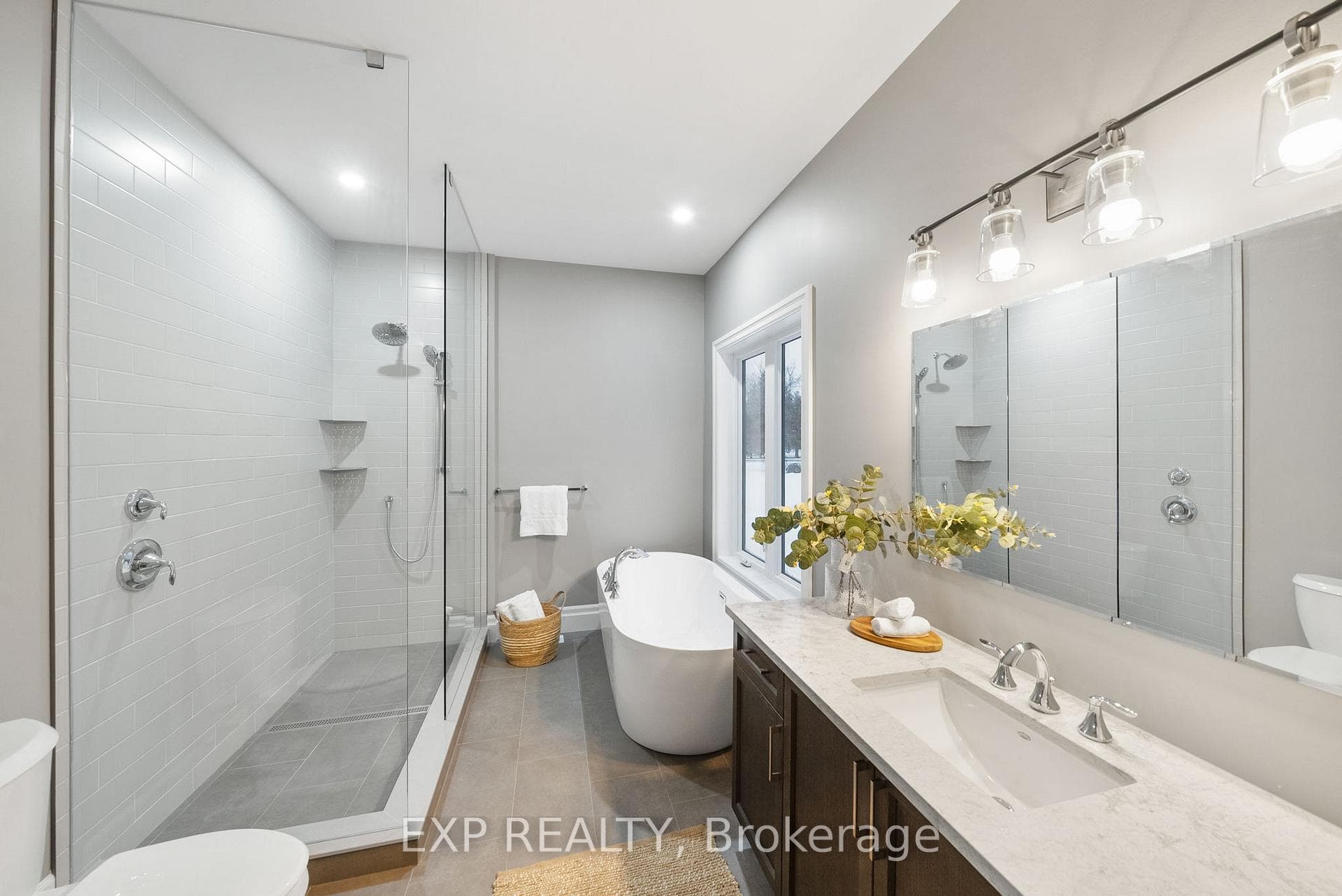 309 Smith Street photo 16