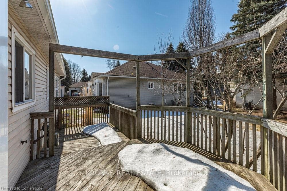 212 SILVERBIRCH Boulevard photo 36