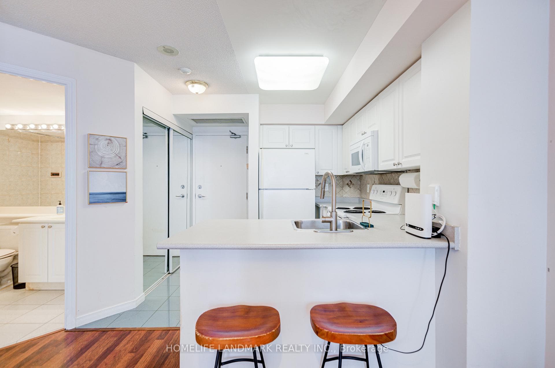 28 Harrison Garden Boulevard Unit 1209 photo 5
