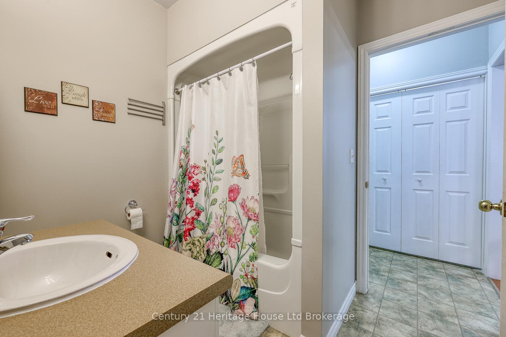 663 Southwood Way Unit 4 photo 23