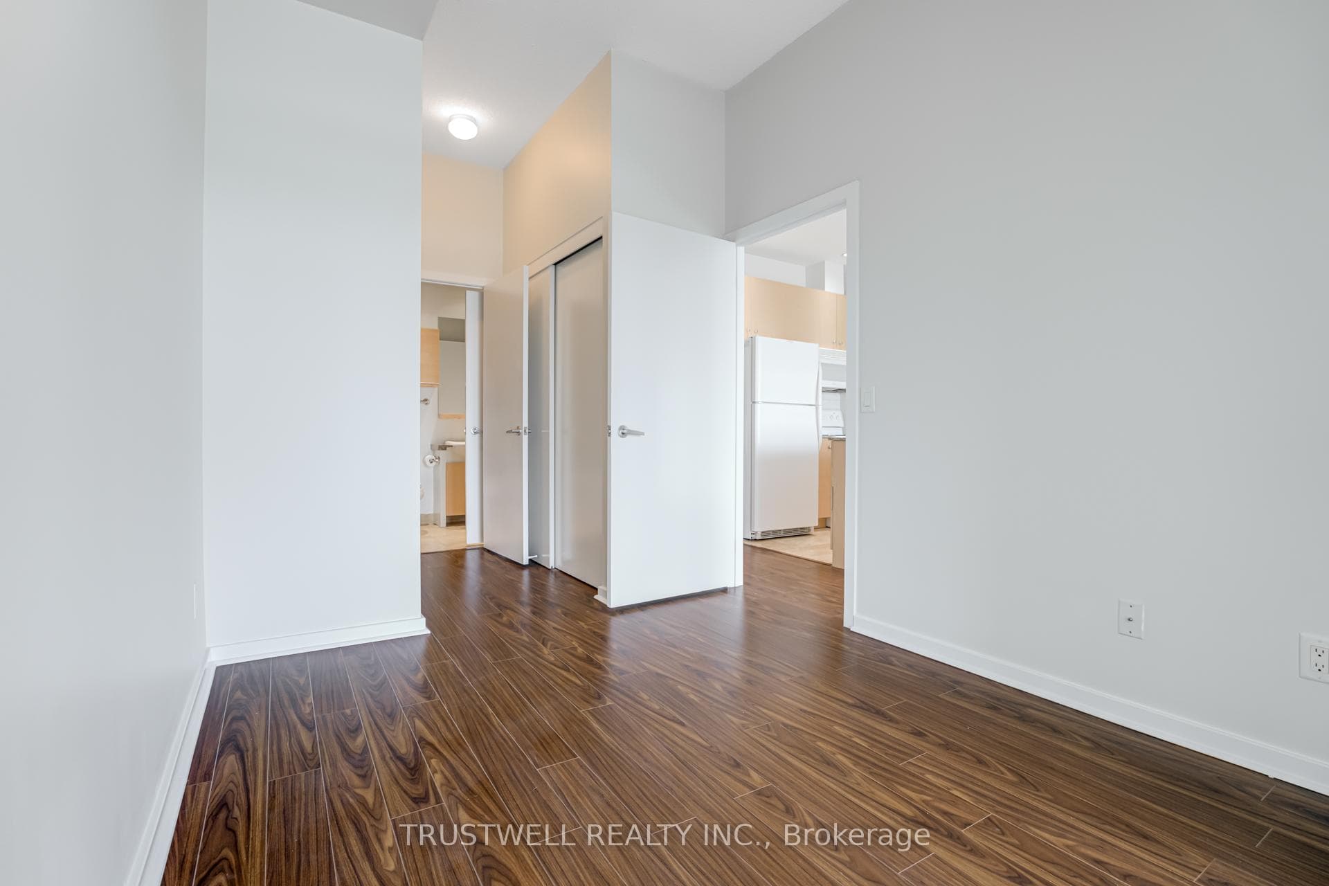 208 Queens Quay Unit 213 photo 16