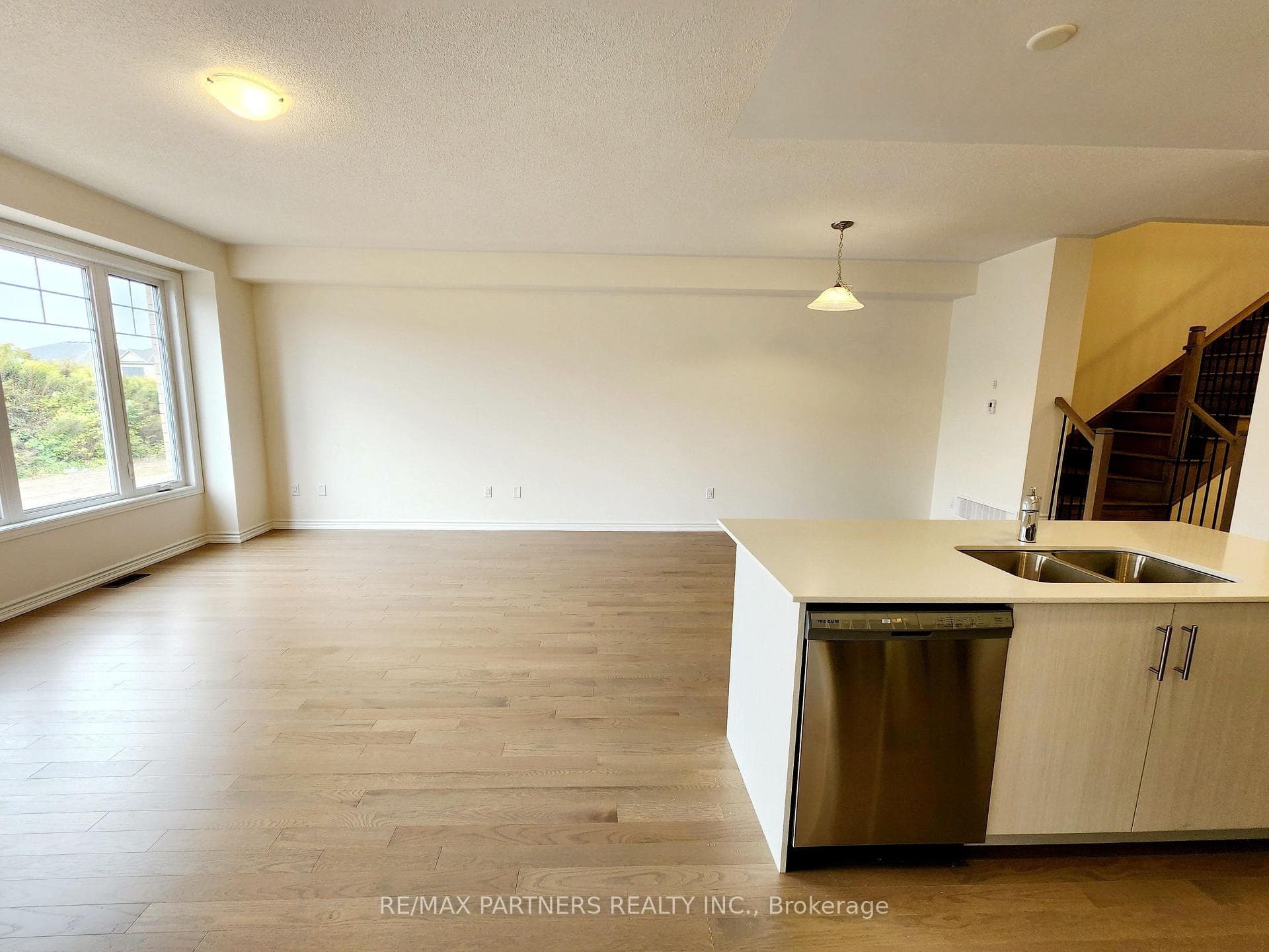 136 Greer Street photo 11