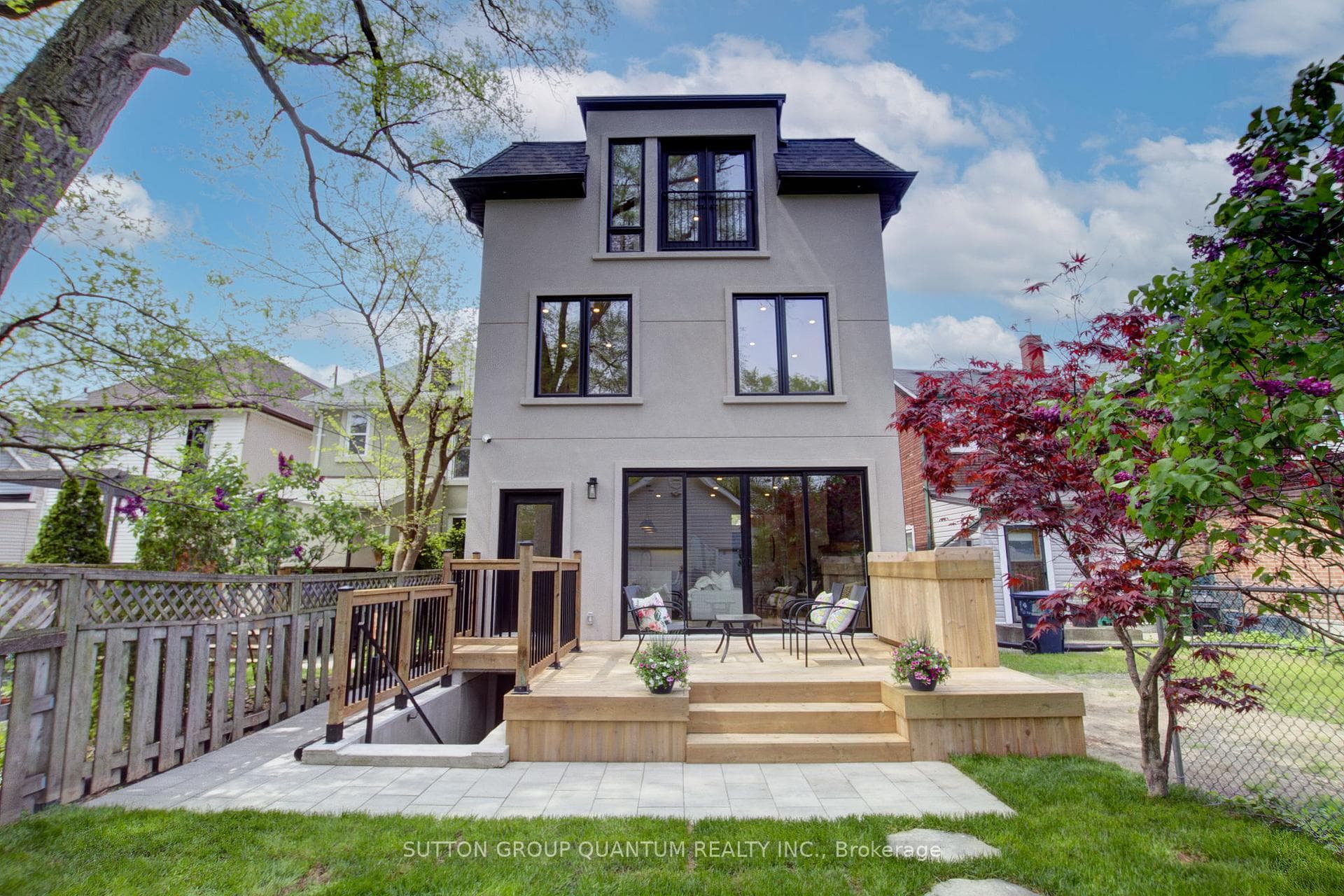 Fully landscaped hard and soft scape rear yard