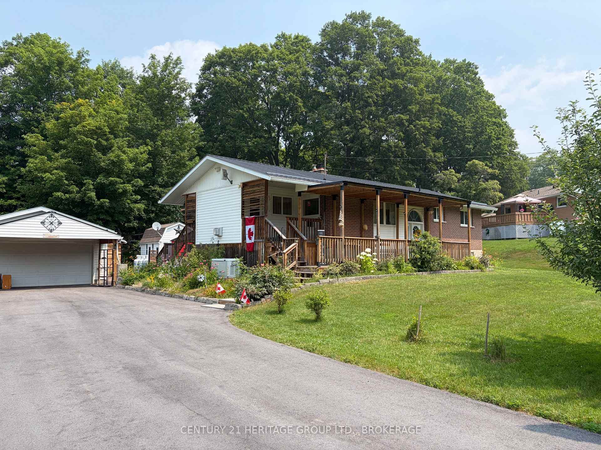4309 Maple Drive photo 1