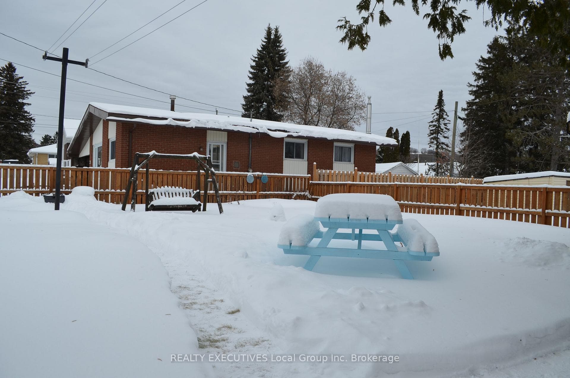 304 Angus Avenue photo 27