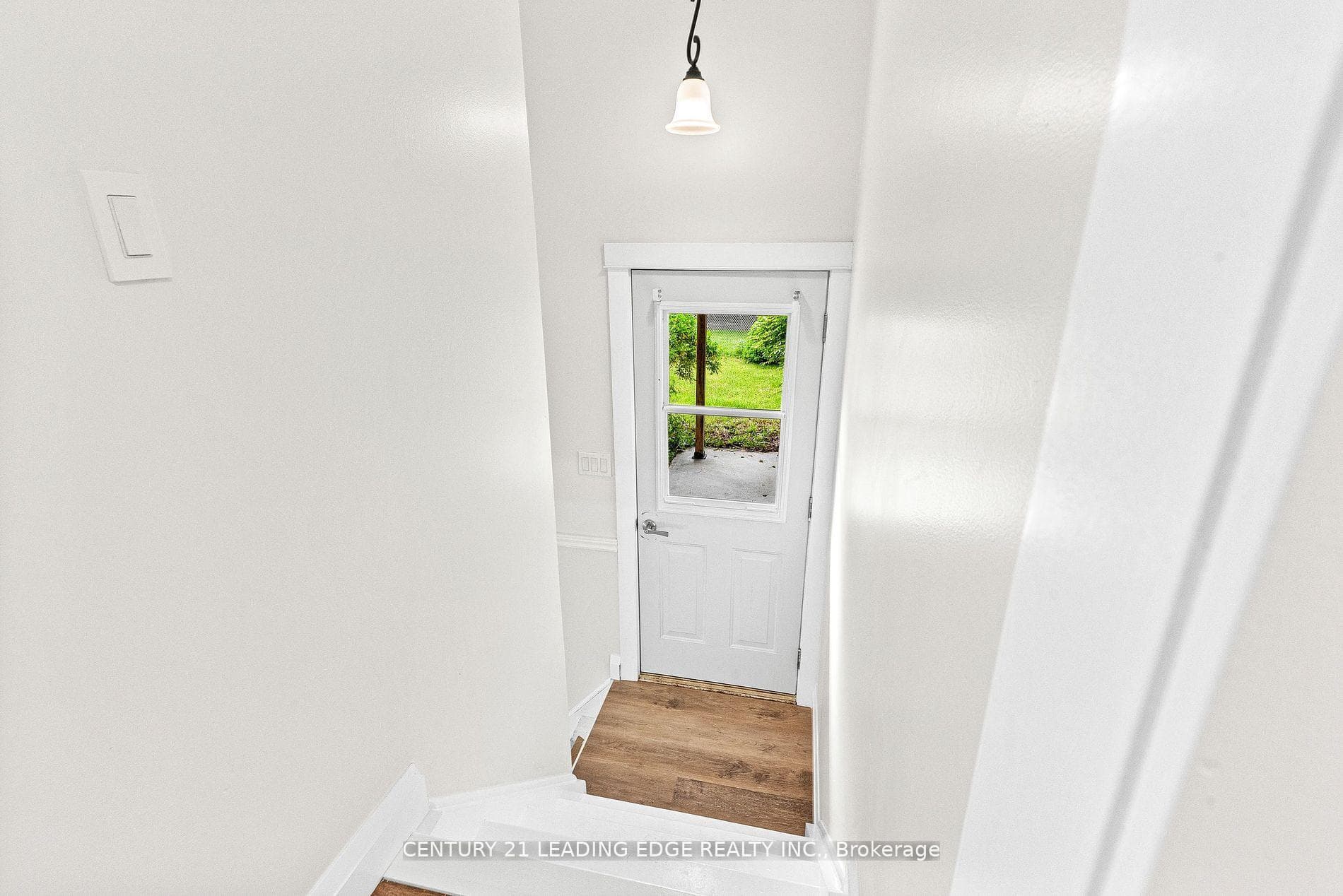 675 Hayden Crescent photo 21