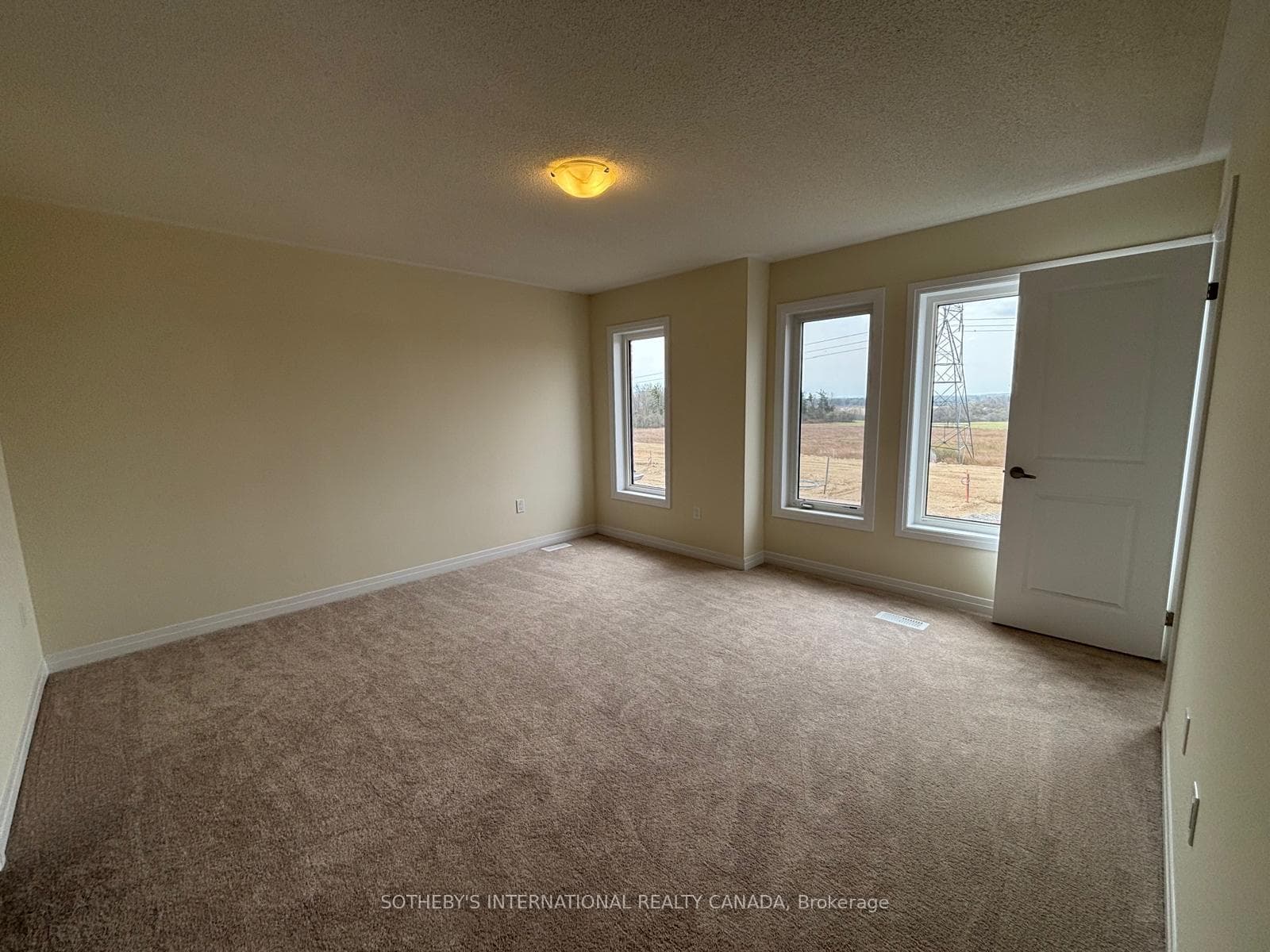 63 Teskey Crescent photo 16