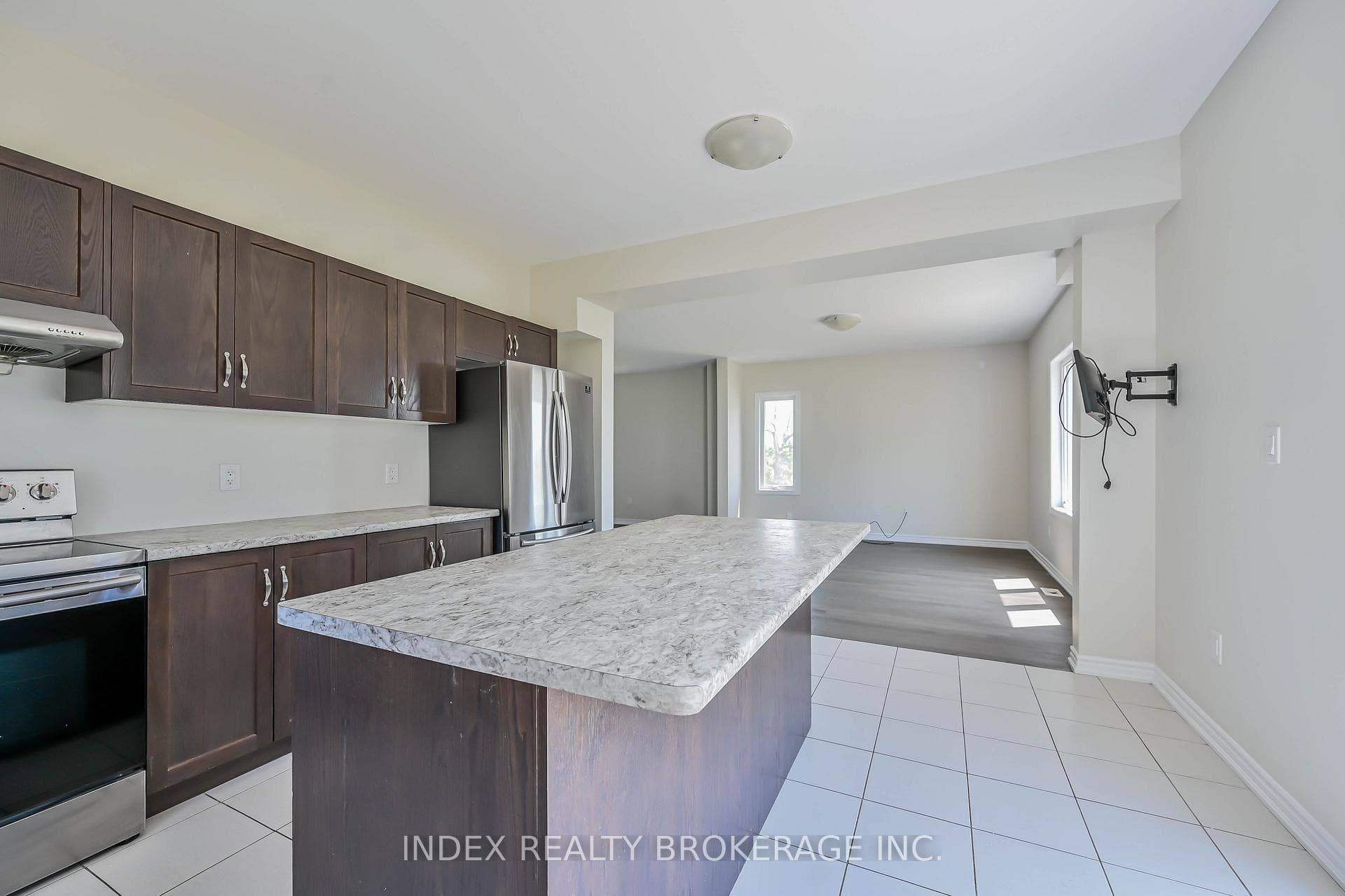 214 Mccabe Avenue photo 15