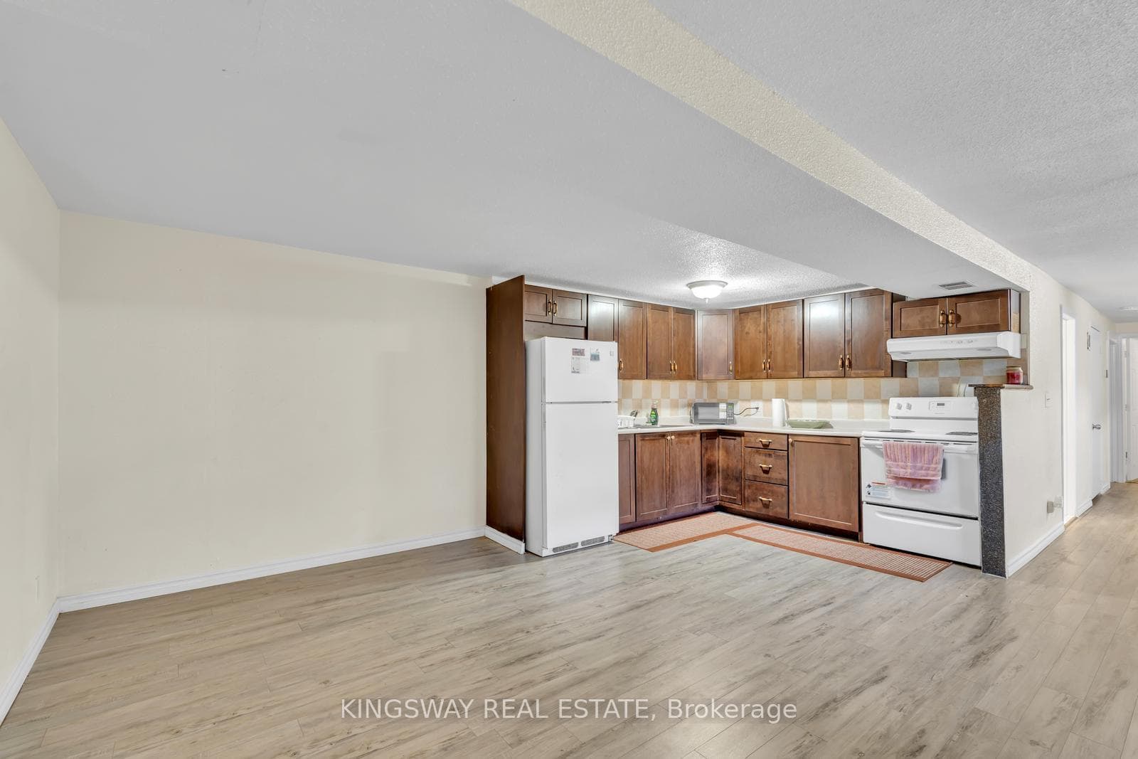 805 B PATTERSON Place photo 16
