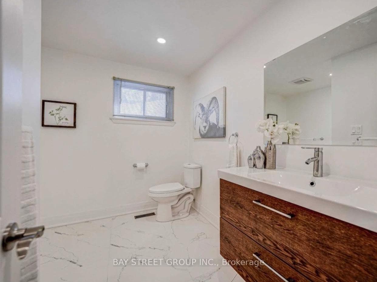 141 Fred Varley Drive photo 11