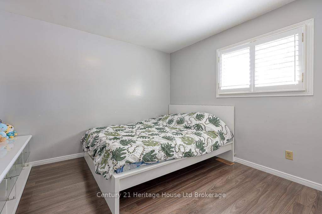 2 Chippewa Avenue photo 11