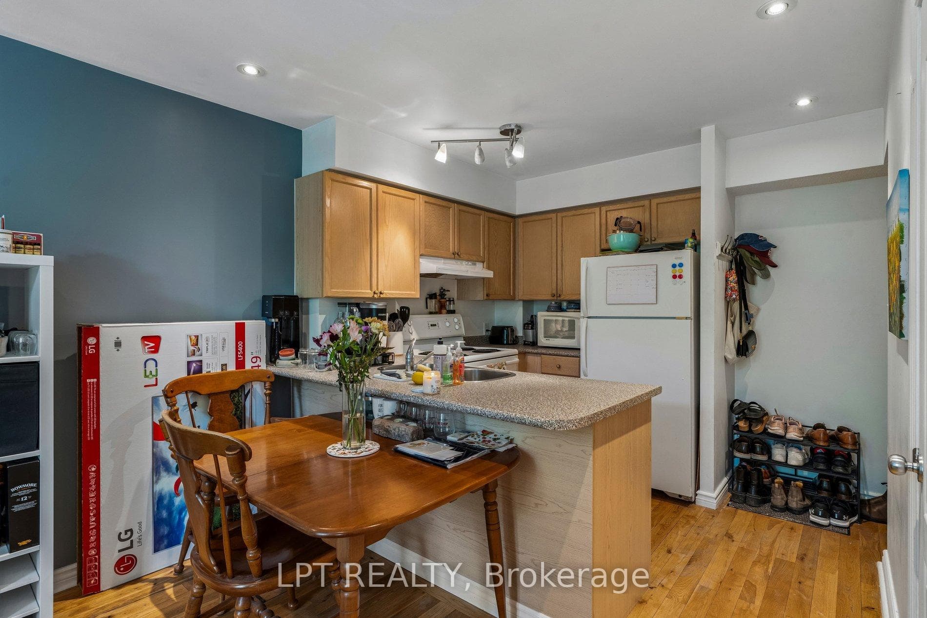 7 Shank Street Unit 704 photo 18