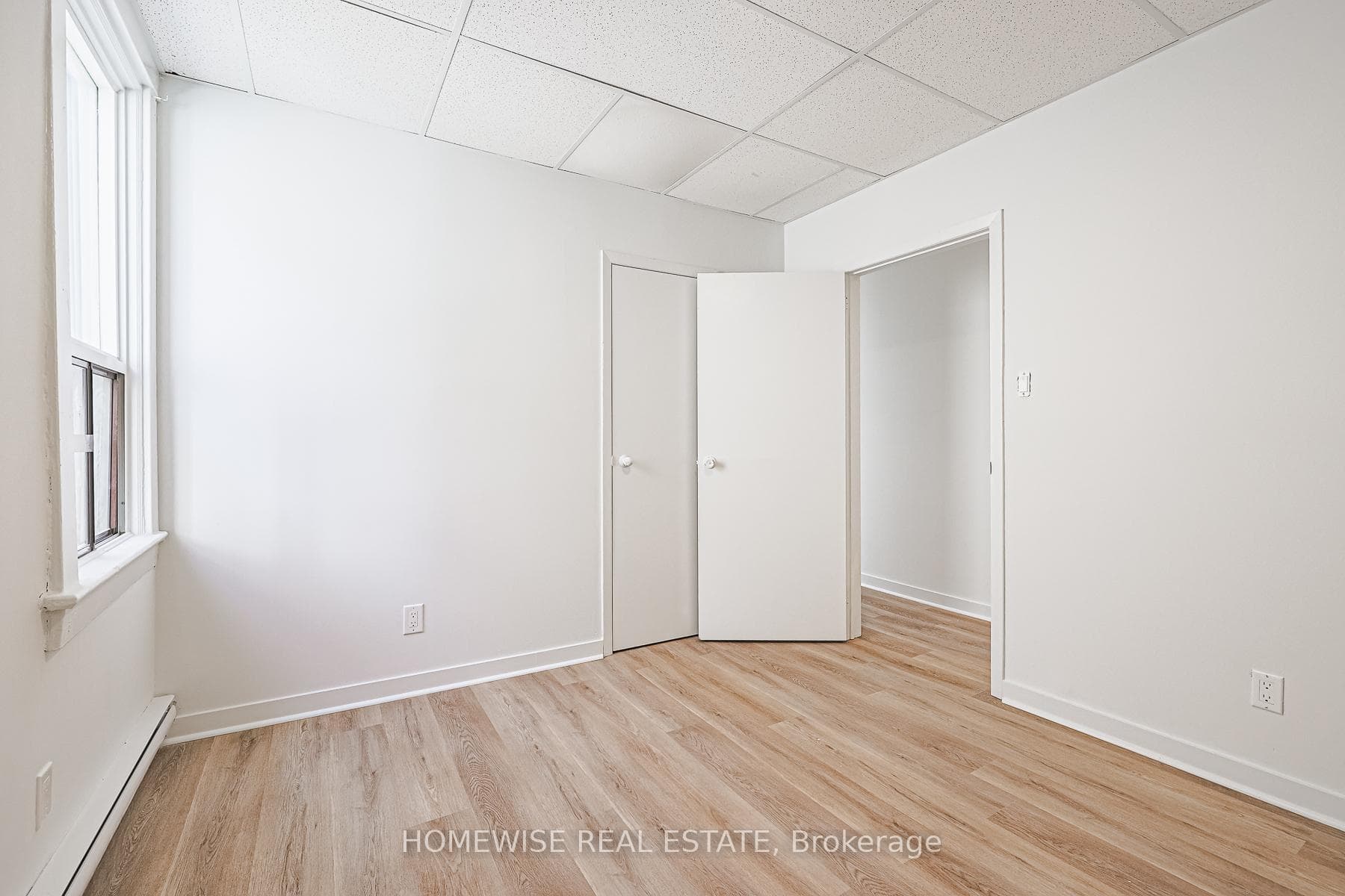 571 St Clair Avenue photo 14